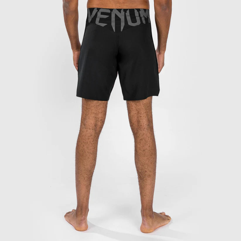 Shorts Venum Light 5.0 negro/blanco